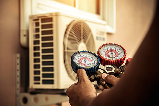 Professional Ac Installation technician working in Dripping Springs, TX